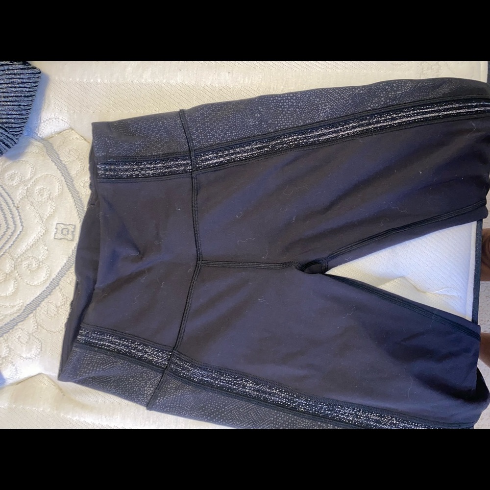 Lululemon leggings with leg design